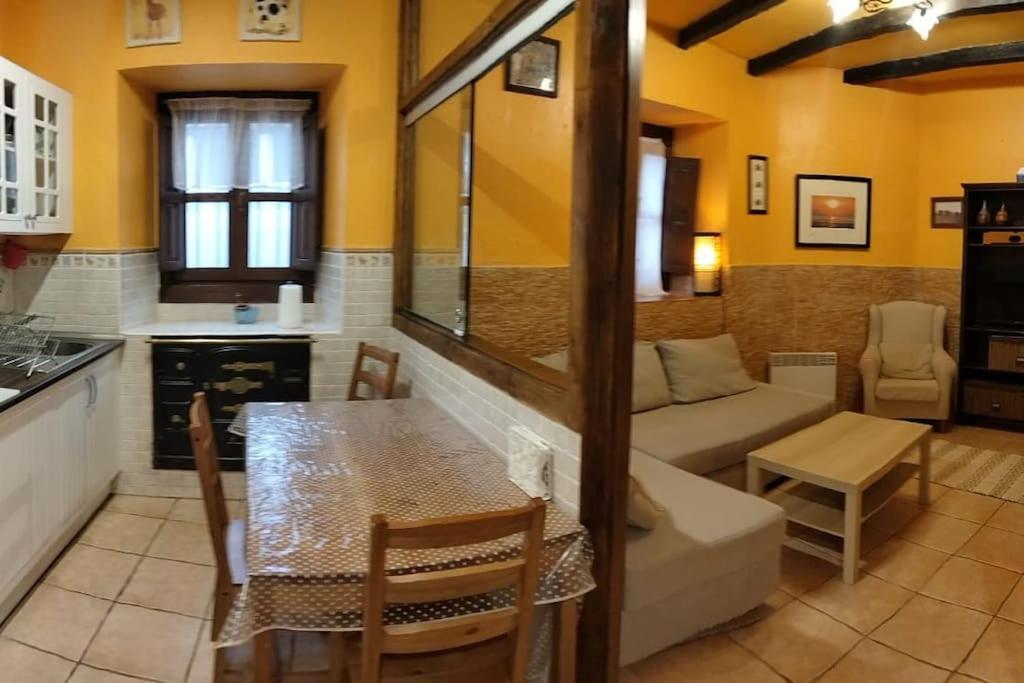 La Casina Roja - Santolaya De Cabranes Villa Arboleya Exterior foto